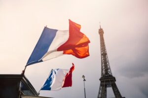 pros and cons of living in france